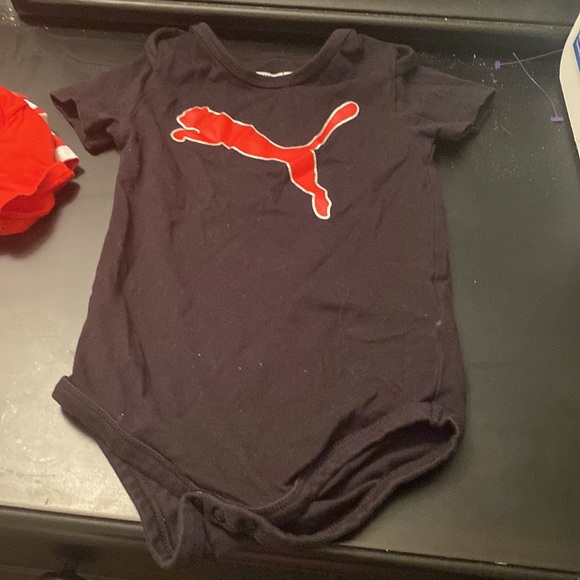 Set of 3 PUMA onesies size 18 months - Picture 6 of 9